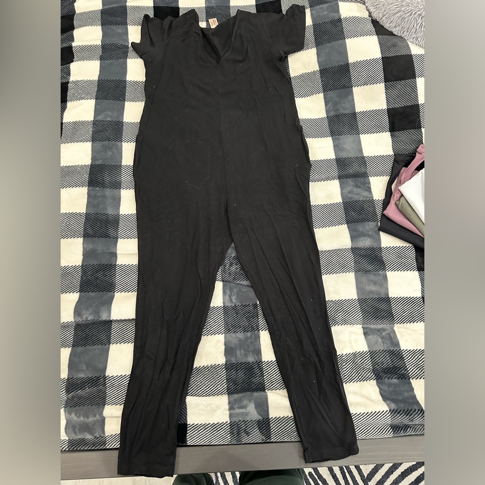 🚨3 for $30🚨 Smash & Tess Classic Black T-Shirt Romper